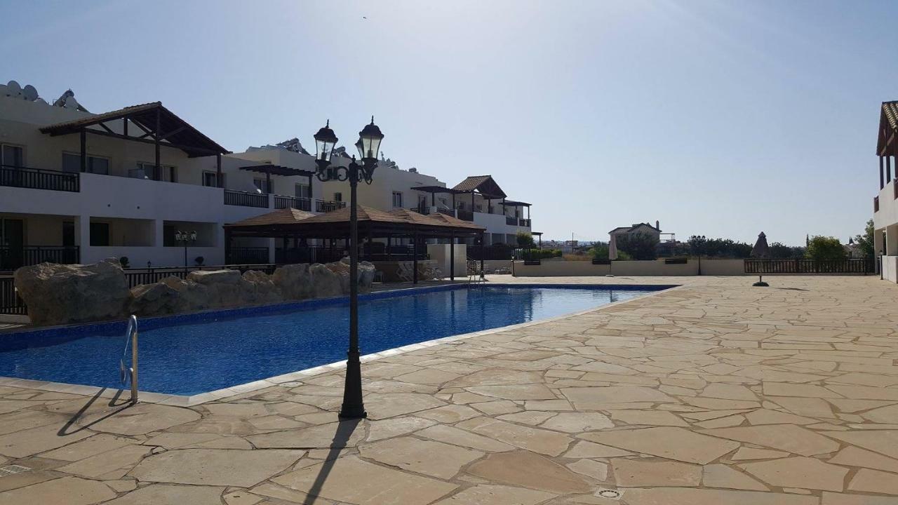 D202 Vanessa Apartments, Peyia Exterior photo