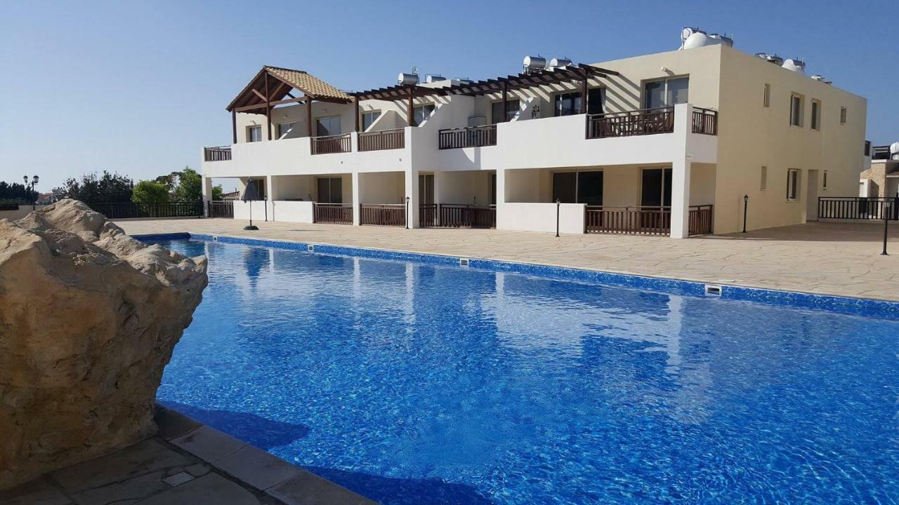 D202 Vanessa Apartments, Peyia Exterior photo